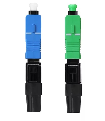 100 Stück FTTH-Faser-Schnellanschluss-Feldmontage für eine reibungslose Übertragung von Fasersignalen