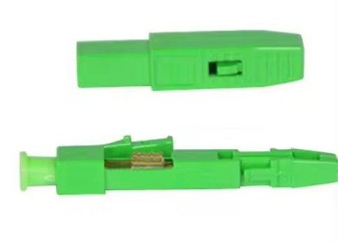 Schnellanschluss für die Telekommunikation mit leicht zugänglicher Glasfaser