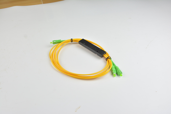 1x2 4 8 16 Box PLC G657A1 0,9mm SCUPC Tapered Fiber Optic PLC Splitter für die Direktivität dB ≥55