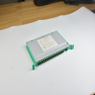 Einzelmodus SC LC FC ST UPC APC Glasfaser-PLC-Splitter mit Direktivität dB ≥55