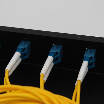 High Directivity dB ≥55 24 Port SC/APC Glasfaserkabelspalter für drahtlose LAN-Netzwerke
